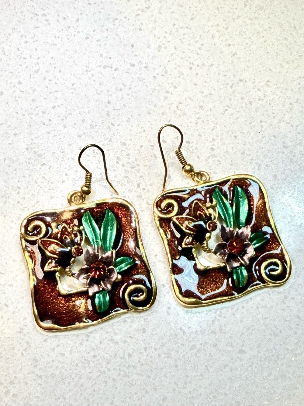 Beautiful Vintage Gold-tone Floral Enamel Drop Earrings